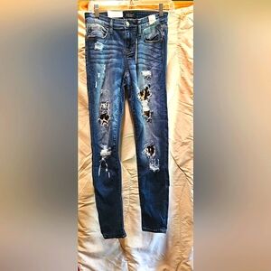 NWT Judy Blue Los Angeles Mid-Rise Skinny Fit Distressed Jeans Juniors Size 3/26